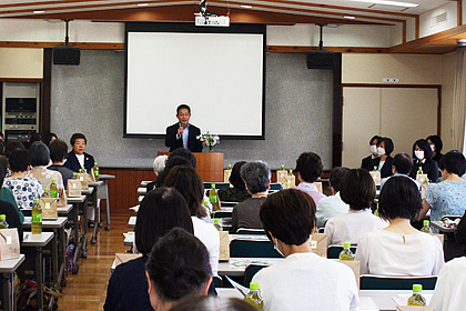 総会の様子の写真