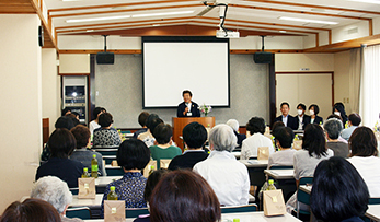 理事会の様子の写真